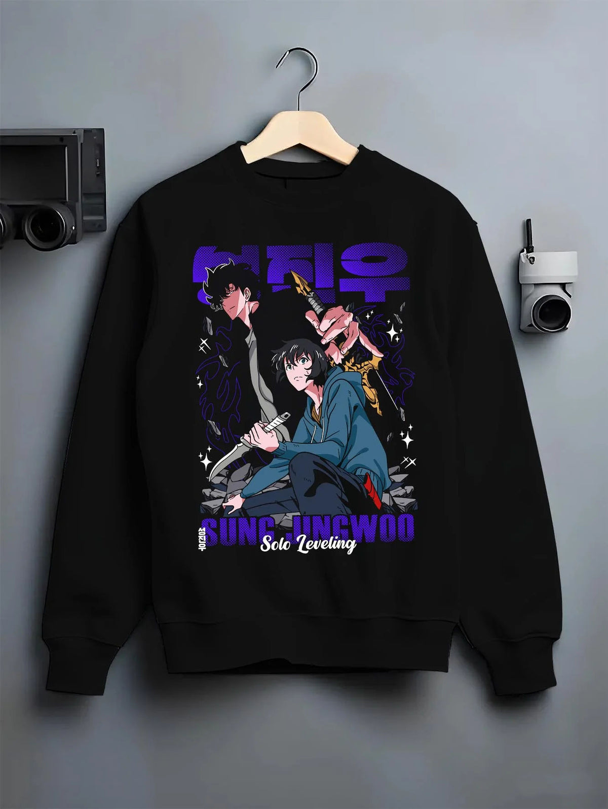Black crewneck sweatshirt on hanger featuring Sung Jin-Woo hunter shadow portrait Solo Leveling artwork.